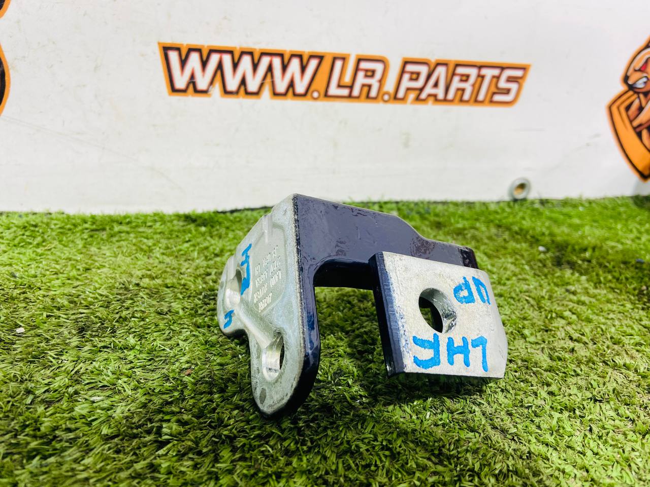 LR157464 Upper left front door hinge Range Rover Sport L461 (2023-) Used cost € in stock 1 pcs.
