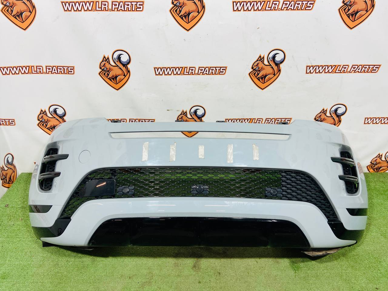 LR159873 Front Bumper Assembly for Range Rover Evoque New L551 (2019-) Used cost € in stock 1 pcs.