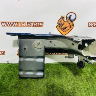 LR163262 Front left chassis mount of Range Rover Sport L461 (2023-) Used cost  € in stock 1 pcs.