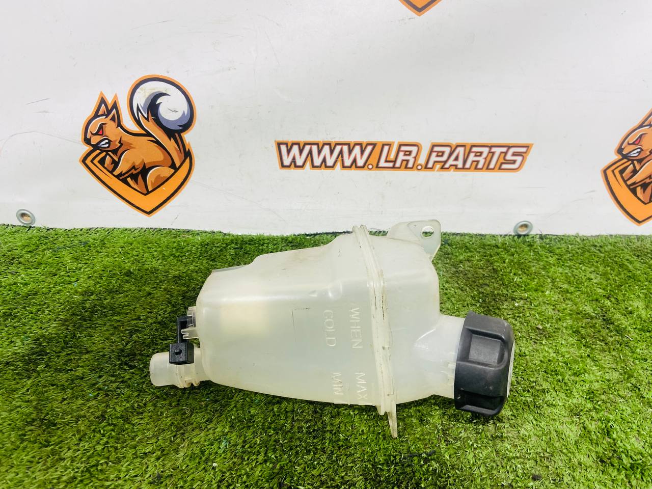 LR167099 Expansion tank for Range Rover Sport L461 cooling system (2023-) Used cost 100 € in stock 1 pcs.