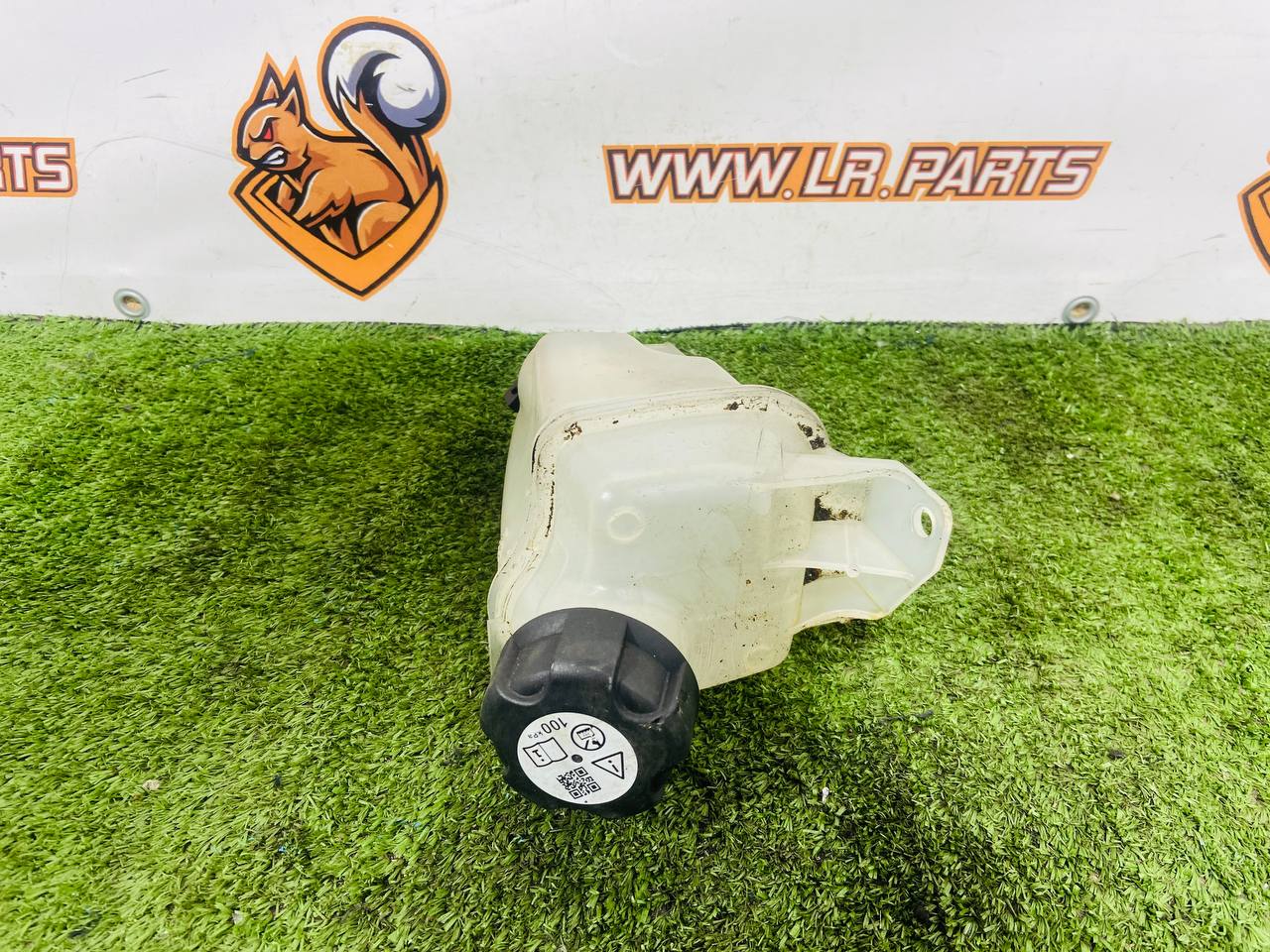 LR167099 Expansion tank for Range Rover Sport L461 cooling system (2023-) Used cost 100 € in stock 1 pcs.