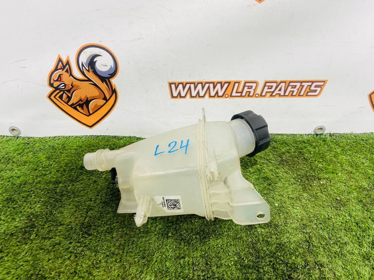 LR167099 Expansion tank for Range Rover Sport L461 cooling system (2023-) Used cost 100 € in stock 1 pcs.