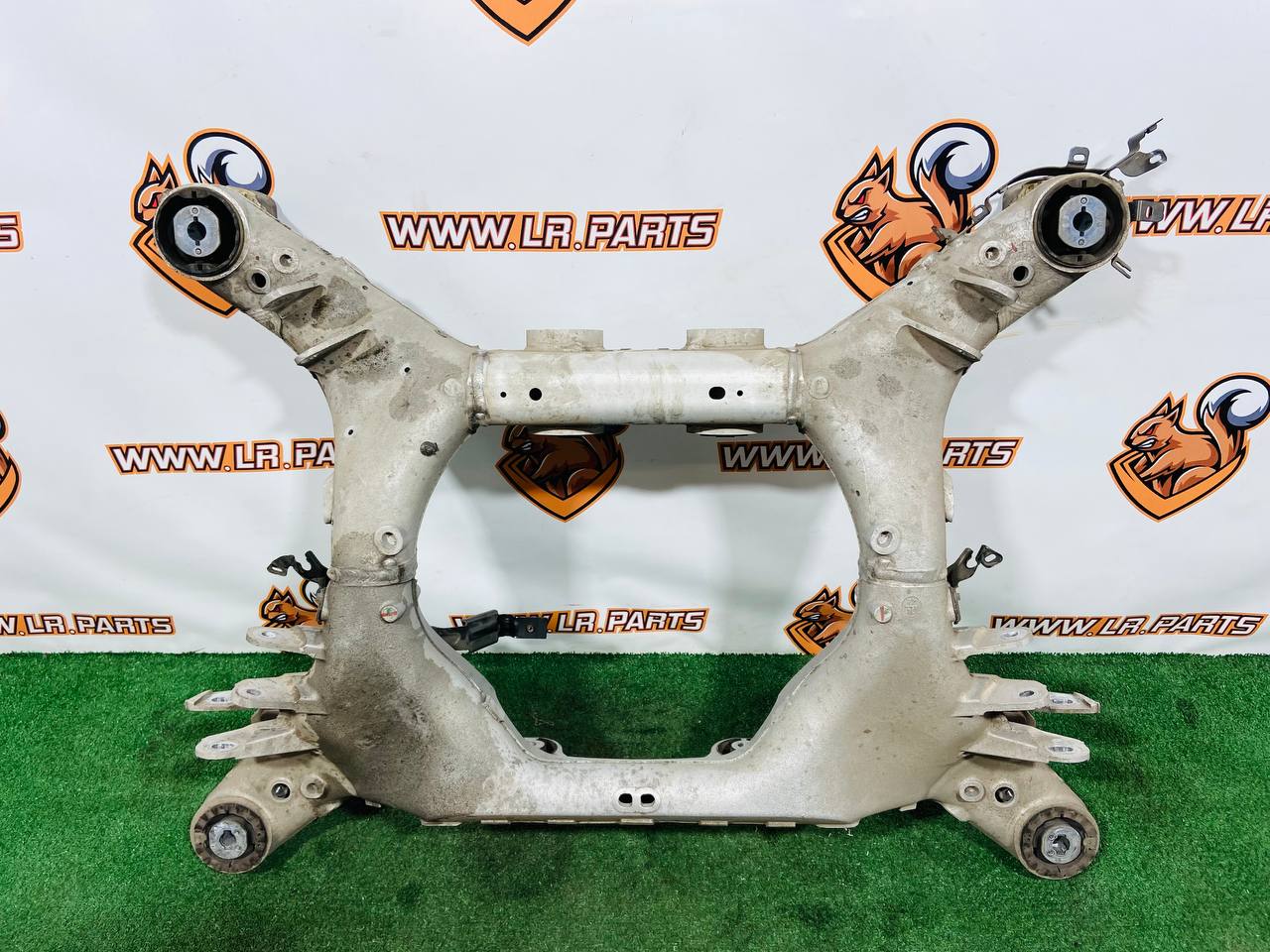 LR167481 Rear suspension crossbeam (without steering rack) Range Rover Sport L461 (2023-) used cost 1 400 € in stock 2 pcs.