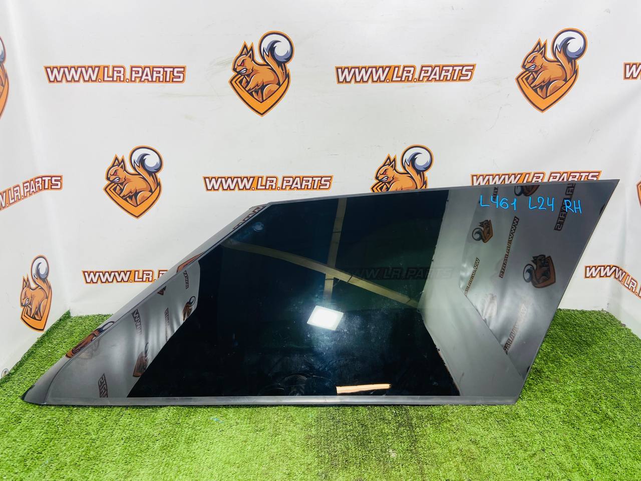 LR167883 Right rear side body glass for Range Rover Sport L461 (2023-) Used cost € in stock 1 pcs.