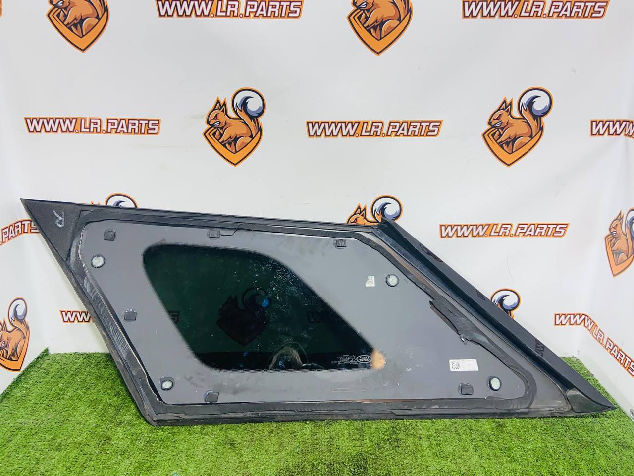 LR167883 Right rear side body glass for Range Rover Sport L461 (2023-) Used cost € in stock 1 pcs.