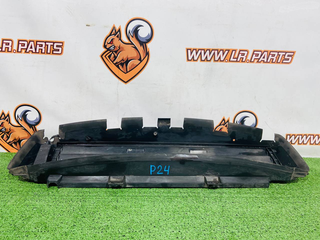 LR168395 Upper ventilation deflector Range Rover Sport L461 (2023-) Used cost € in stock 1 pcs.