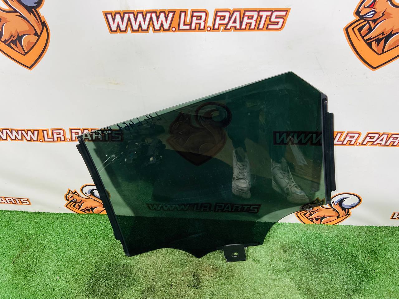 LR168760 Rear right door glass for Range Rover Sport L461 (2023-) Used cost 175 € in stock 2 pcs.