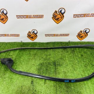 LR168918 Seal for the front right door of Range Rover Sport L461 (2023-) used cost € in stock 1 pcs.