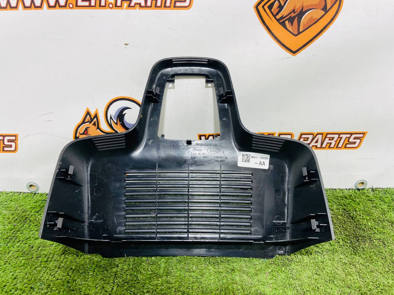 LR168927 Cover for the interior mirror of Range Rover Sport L461 (2023-) Used cost € in stock 1 pcs.