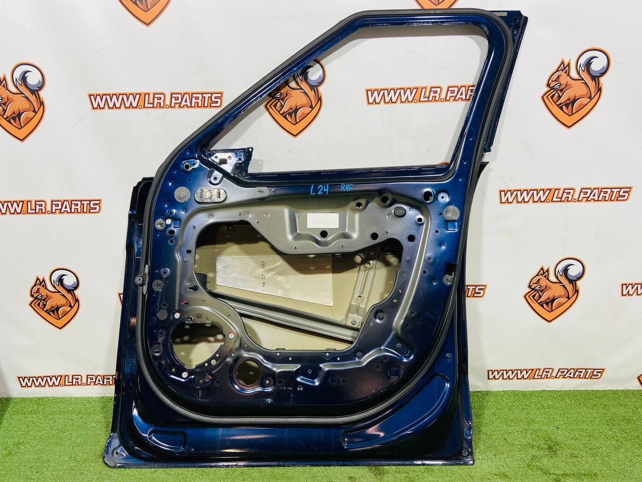 LR168948 Front right door Range Rover Sport L461 (2023-) Used - Image 12