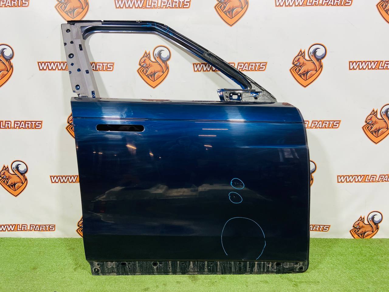 LR168948 Front right door Range Rover Sport L461 (2023-) Used cost 1 100 € in stock 2 pcs.