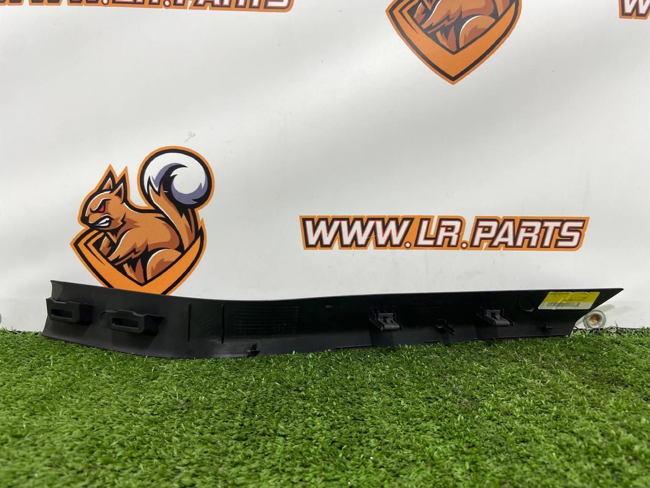 LR169240 Upper right trim panel Range Rover Sport L461 (2023-) Used cost 104 € in stock 1 pcs.