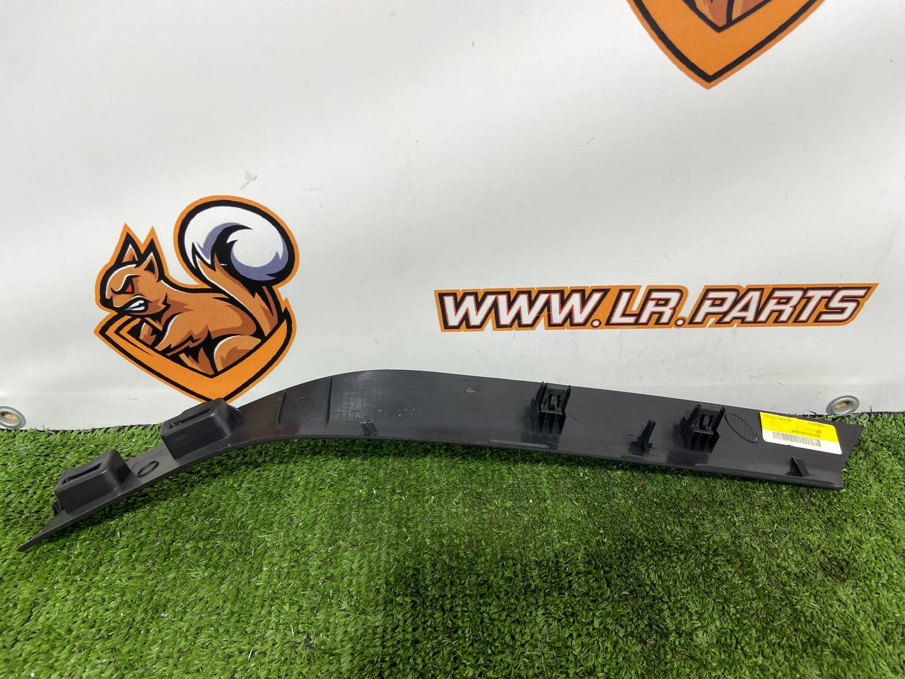 LR169240 Upper right trim panel Range Rover Sport L461 (2023-) Used cost 104 € in stock 1 pcs.