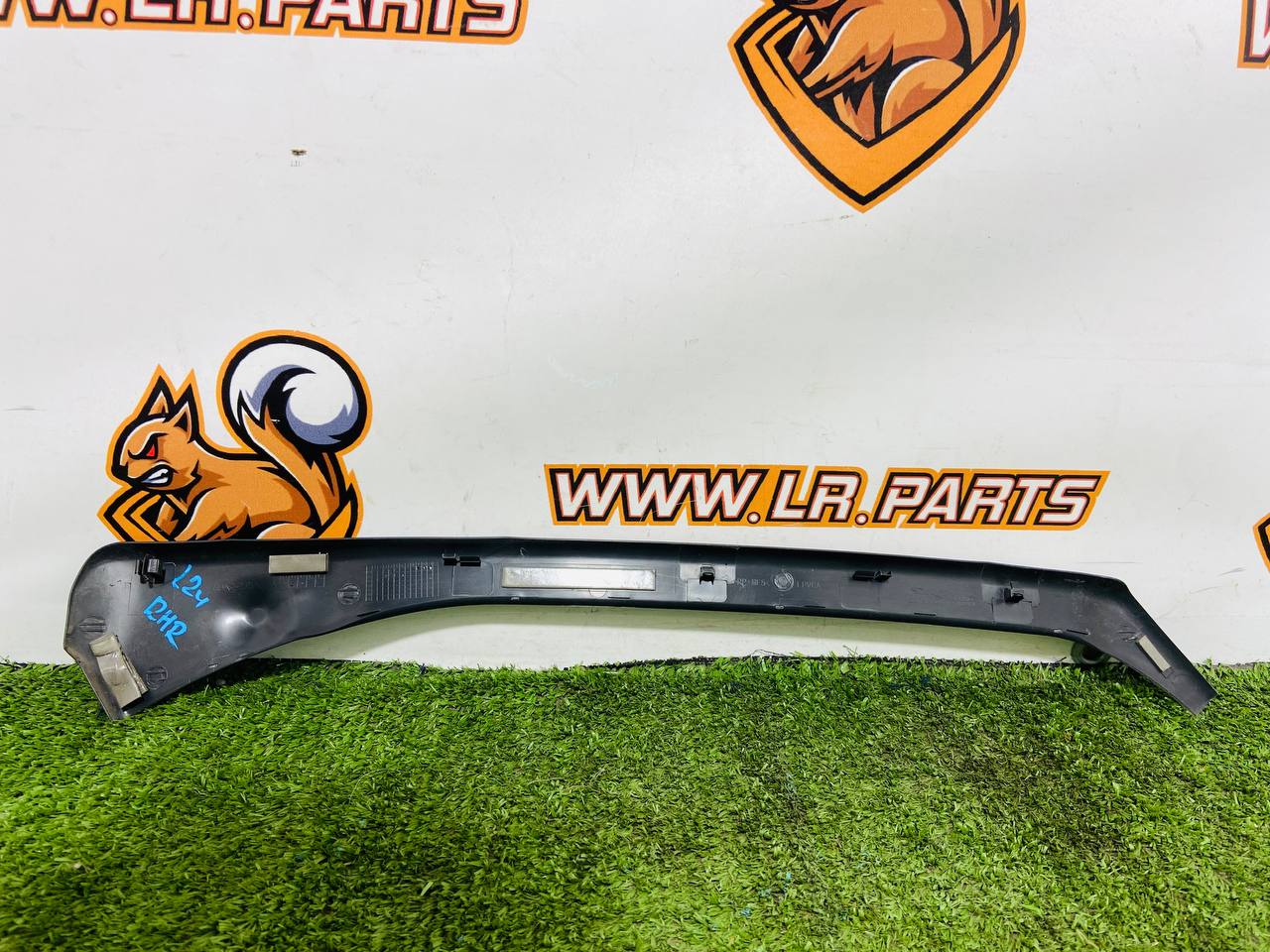 LR169510 Molding trim for the rear right door of Range Rover Sport L461 (2023-) Used cost € in stock 1 pcs.