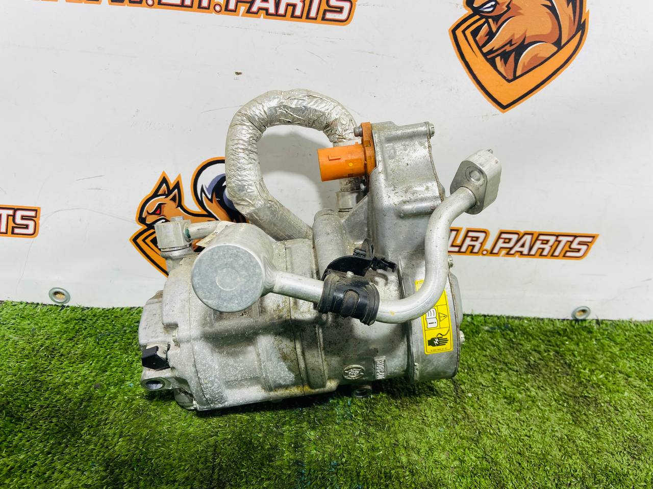 LR172658 Air Conditioner Compressor Range Rover Sport L461 (2023-) Used cost € in stock 1 pcs.