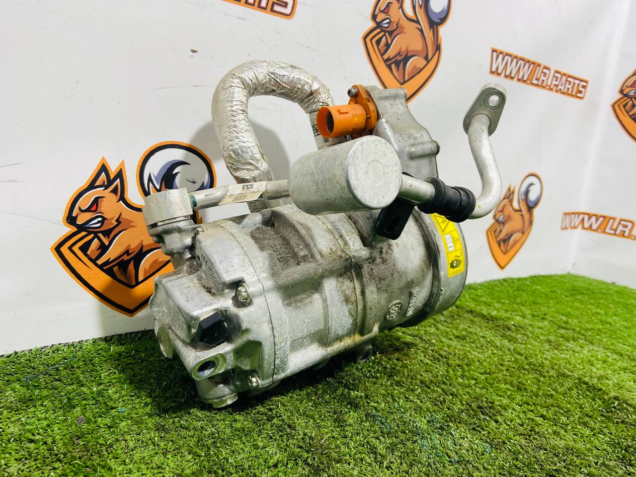 LR172658 Air Conditioner Compressor Range Rover Sport L461 (2023-) Used cost € in stock 1 pcs.