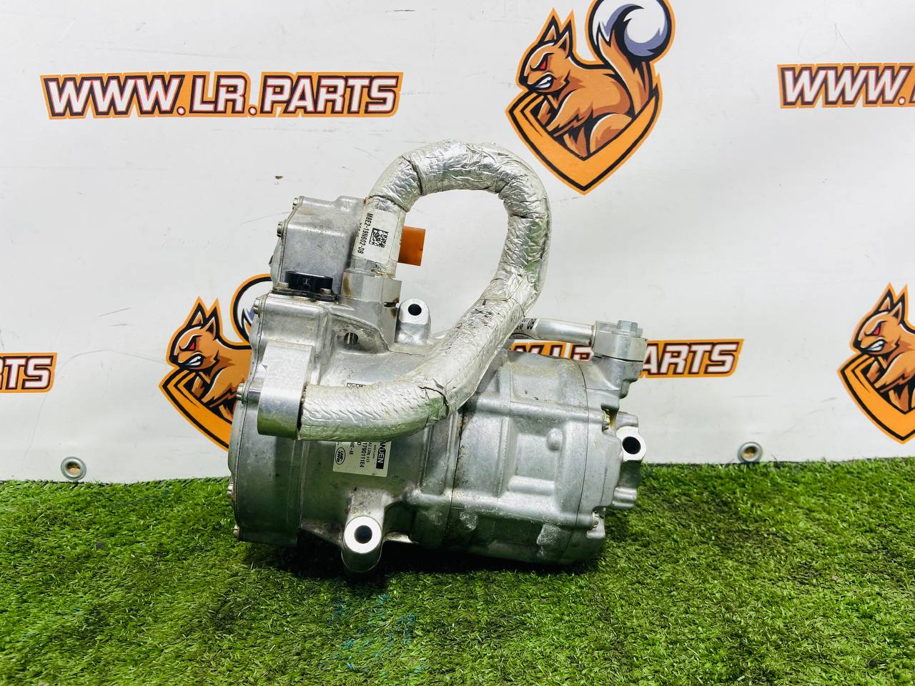 LR172658 Air Conditioner Compressor Range Rover Sport L461 (2023-) Used cost € in stock 1 pcs.