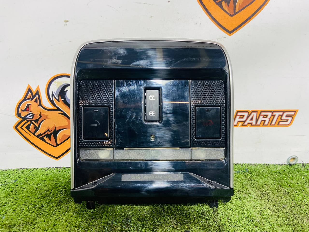 LR173240 Ceiling console assembly Range Rover Sport L461 (2023-) Used cost € in stock 1 pcs.