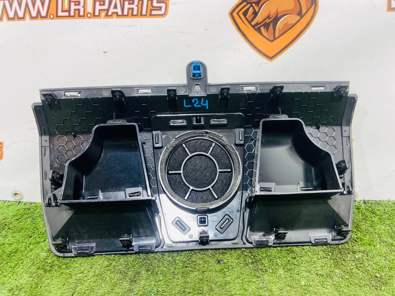 LR176655 Central Dashboard Deflector Range Rover Sport L461 (2023-) Used cost € in stock 1 pcs.