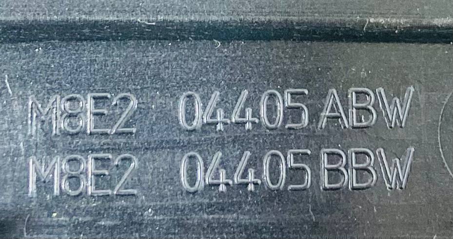 LR176655 Central Dashboard Deflector Range Rover Sport L461 (2023-) Used cost € in stock 1 pcs.