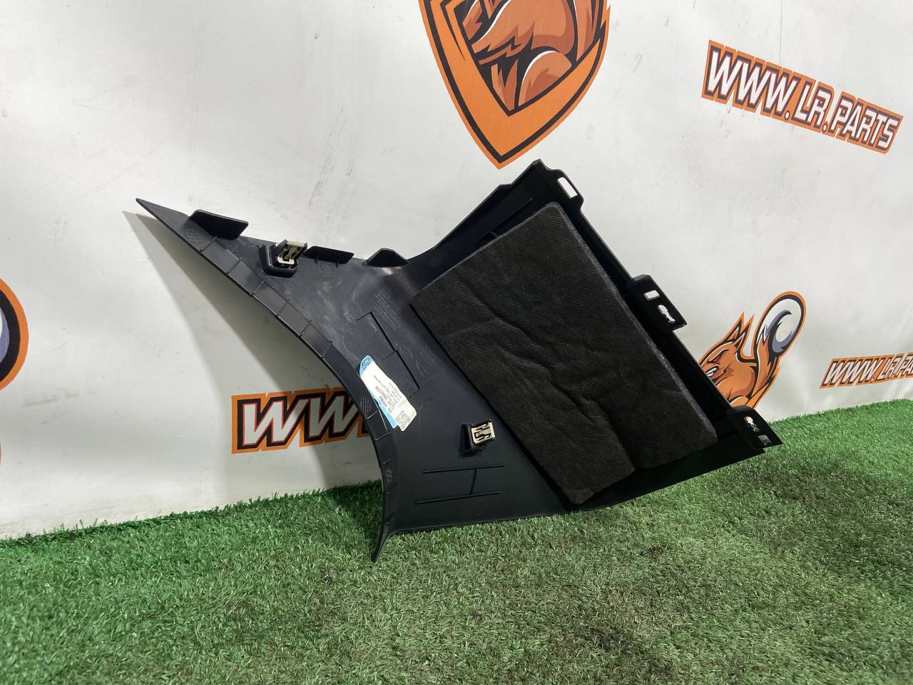 LR177972 Left Rear Pillar Trim Range Rover Sport L461 (2023-) Used cost € in stock 2 pcs.