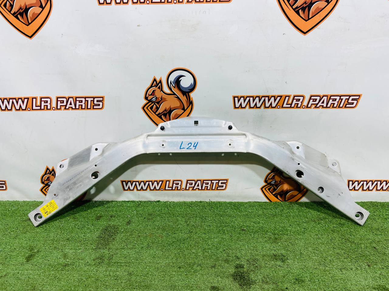 LR181518 Suspension strut Range Rover L460 (2023-) Used cost 350 € in stock 1 pcs.