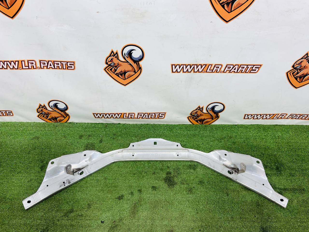 LR181518 Suspension strut Range Rover L460 (2023-) Used cost 350 € in stock 1 pcs.