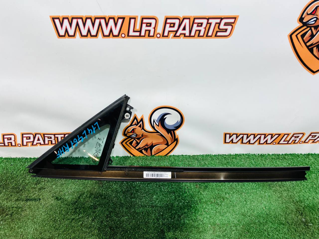 LR181993 Front Door Glass (Triangle) Right Range Rover Sport L461 (2023-) Used cost 220 € in stock 2 pcs.