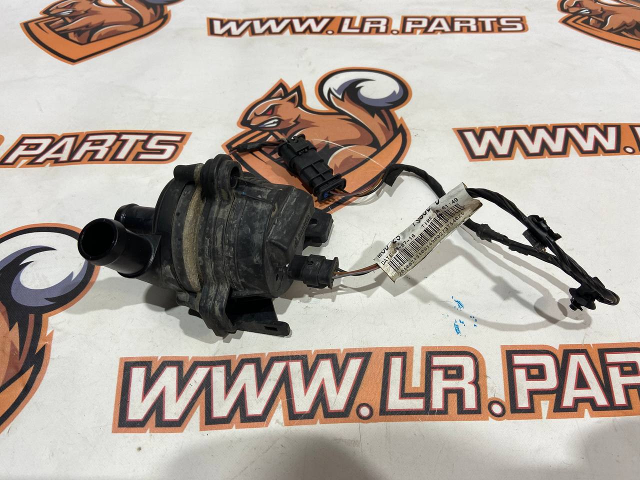 LR095160 Additional cooling system pump Range Rover Sport L494 (2014-2022) Used cost 70 € in stock 9 pcs.