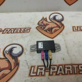 LR114132 FM navigation antenna LAND ROVER DISCOVERY SPORT (L550) 2015- Used cost 20 € in stock 1 pcs.