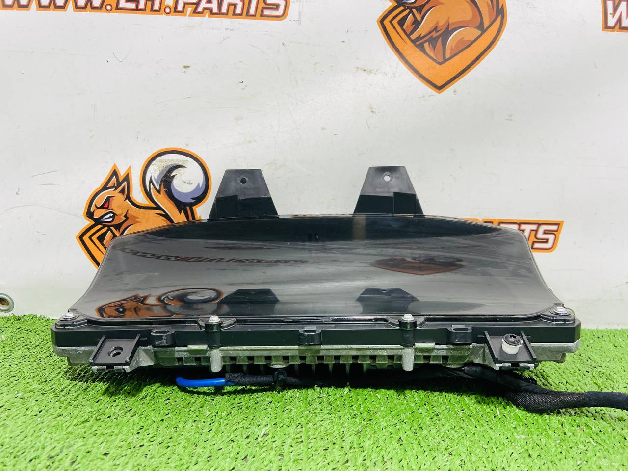 LR120551 Dashboard TFT Land Rover Discovery 5 L462 (2017-) Used cost 700 € in stock 2 pcs.