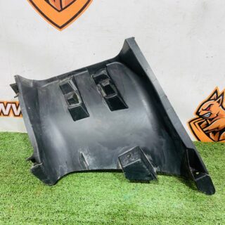 LR135646 Air duct support bracket left Range Rover Evoque New L551 (2019-) Used cost 30 € in stock 1 pcs.