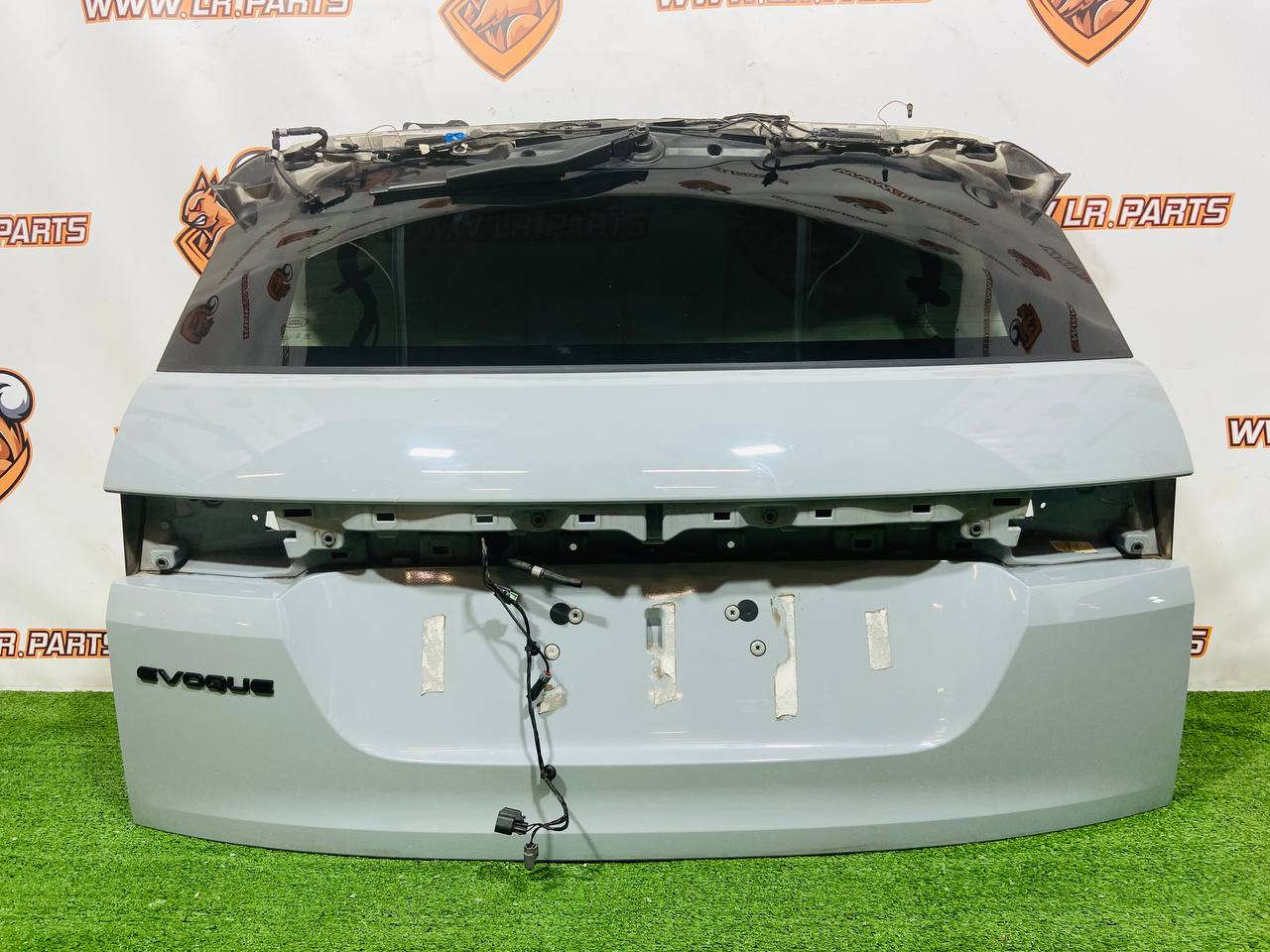 LR146880 Boot lid Range Rover Evoque New L551 (2019-) Used cost 500 € in stock 3 pcs.