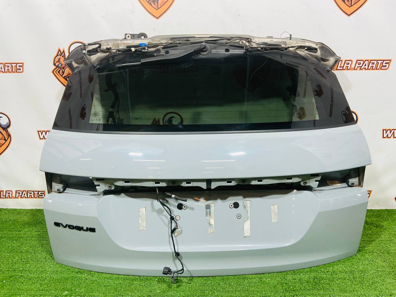 LR146880 Boot lid Range Rover Evoque New L551 (2019-) Used cost 500 € in stock 3 pcs.