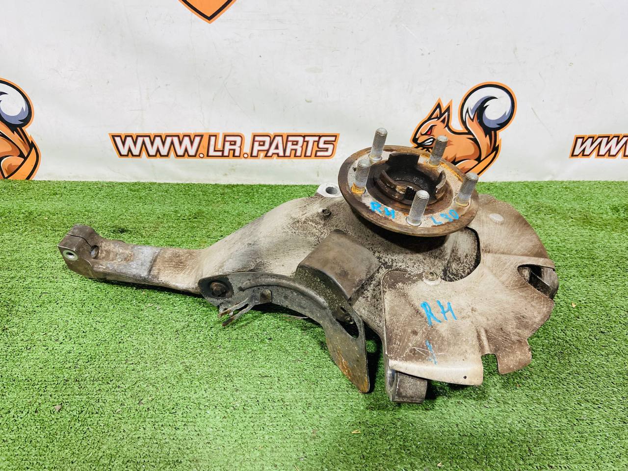 LR155543 Steering knuckle (pin) front left Range Rover L405 (2013-2021) used - Image 12