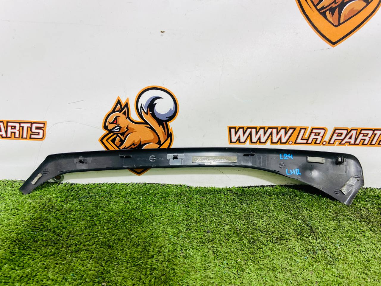 LR169509 Molding trim for the rear left door of a Range Rover Sport L461 (2023-) Used cost € in stock 2 pcs.