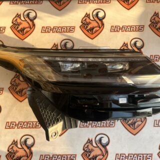 LR180677 Right Headlight Led Premium Range Rover Velar L560 (2018-) Used cost 1 300 € in stock 1 pcs.
