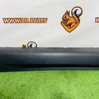 LR183545 Rear left door molding Range Rover Sport L461 (2023-) Used cost 140 € in stock 1 pcs.