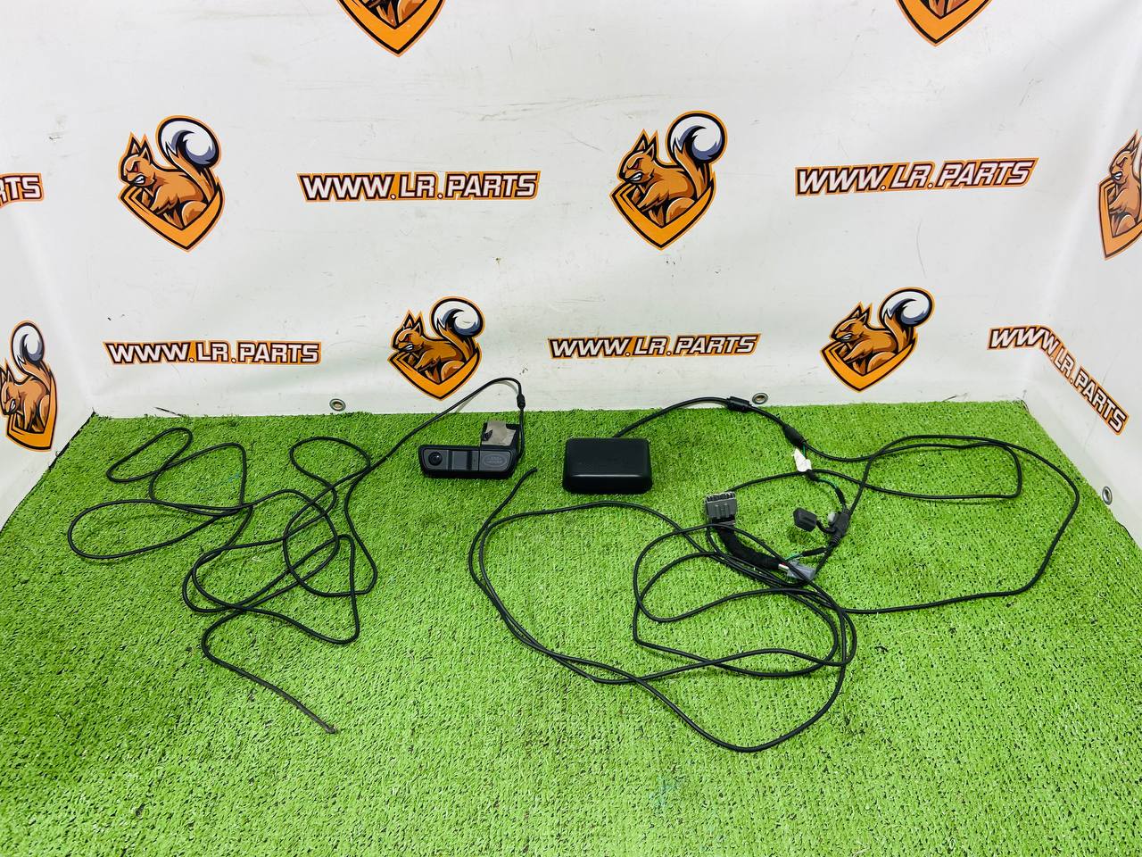 VPLKV0134 Complete set of Range Rover Evoque New L551 (2019-) front and rear camera video recorder Used cost € in stock 1 pcs.