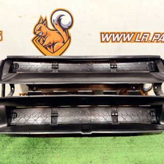 523123569 Ventilation deflector for lower central blinds New Defender L663 cost 250 € in stock 1 pcs.