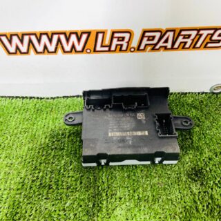 524123485 Rear door control unit, passenger side Range Rover Sport L461 (2023-) Second-hand cost 309,06 € in stock 6 pcs.