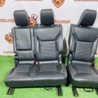 LR080621 Rear Seat 2nd row Land Rover Discovery 5 L462 (2017-) Used cost 200 € in stock 1 pcs.