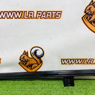 LR114202 Plastic rear left glass guide Range Rover Evoque New L551 (2019-) Used cost  € in stock 1 pcs.