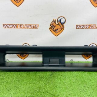 LR129766 Finishing trim for rear left ceiling lining Land Rover New Defender L663 (2020-) Used cost  € in stock 1 pcs.