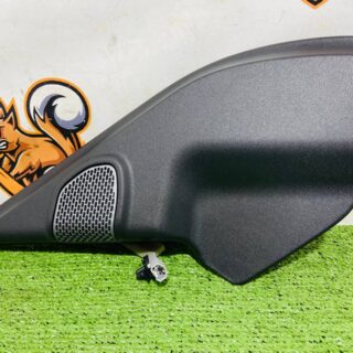 LR130787 Used Door Card Mirror Cap for Land Rover New Defender L663 (2020-) cost  € in stock 1 pcs.