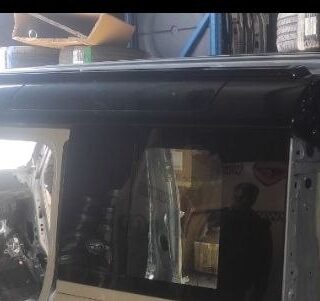 LR131182 Metallic roof, without panorama for Land Rover New Defender L663 (2020-) Used cost  € in stock 1 pcs.