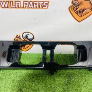 LR131792 Right rear lamp cover for Land Rover New Defender L663 (2020-) Used cost  € in stock 1 pcs.