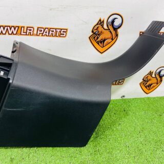 LR131938 Left rear pillar trim for Land Rover New Defender L663 (2020-) Used cost  € in stock 1 pcs.