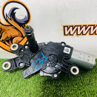 LR132140 Wiper Motor for the rear Land Rover New Defender L663 (2020-) Used cost  € in stock 1 pcs.