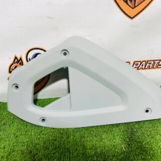 LR132208 Left dashboard trim for Land Rover New Defender L663 (2020-) Used cost  € in stock 1 pcs.